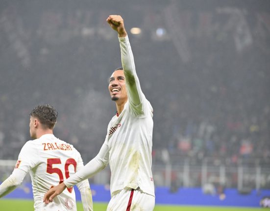 Smalling Twitter