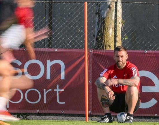 Daniele De rossi nell'allenamento della Roma per l'amichevole estiva contro il Latina