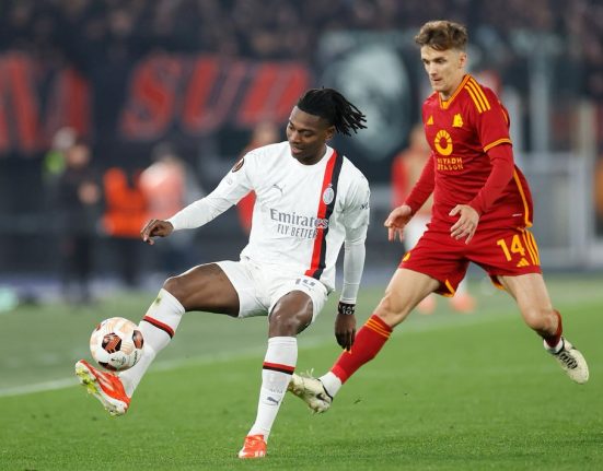 Diego Llorente in campo con la maglia della AS Roma