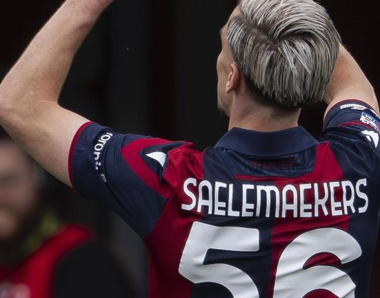 Saelemaekers con la maglia del Bologna, possibile acquisto del Leicester City.