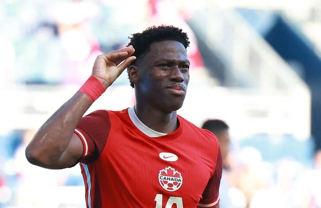Jonathan David con la maglia della nazionale canadese.