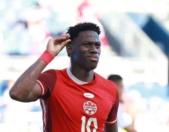 Jonathan David con la maglia della nazionale canadese.