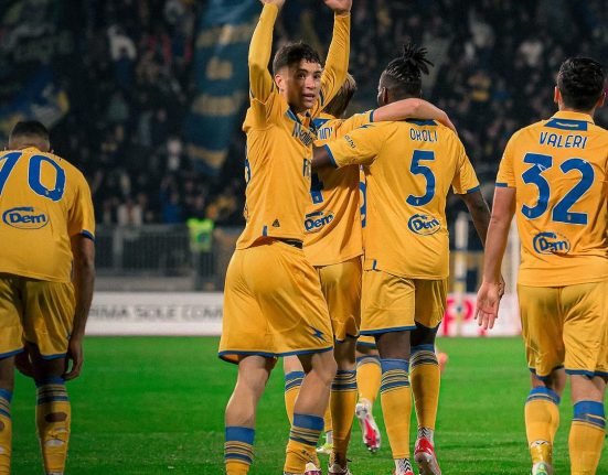 Matias Soulé in campo con la maglia del Frosinone